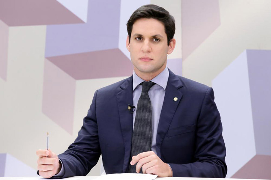 Rafael Motta rebate declaração de Carlos Eduardo sobre prefeitos