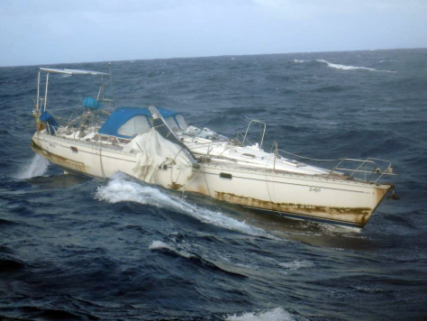 Embarcação é encontrada à deriva com tripulante morto na costa de Natal/RN