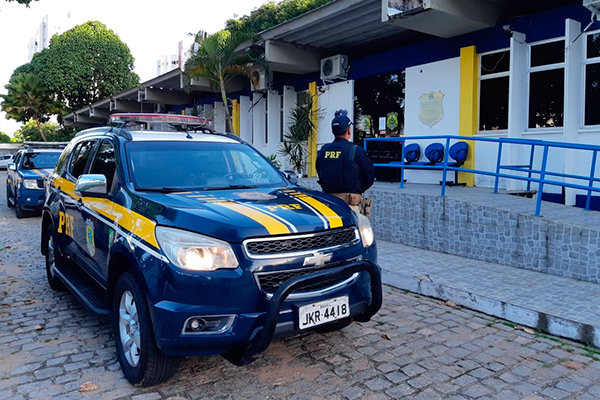 Donos de cabarés em Natal e Santa Cruz são presos suspeitos de colocar adolescentes na prostituição