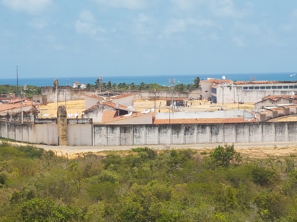 Polícia é acionada para conter possível tumulto na Penitenciária de Alcaçuz, na Grande Natal