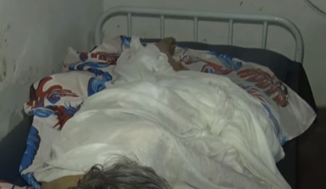 Espera por ambulância já chega a 27 horas em Natal; idosa acamada delira de dor aguardando atendimento