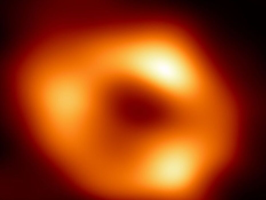 Astrônomos divulgam primeiras imagens de buraco negro da Via Láctea