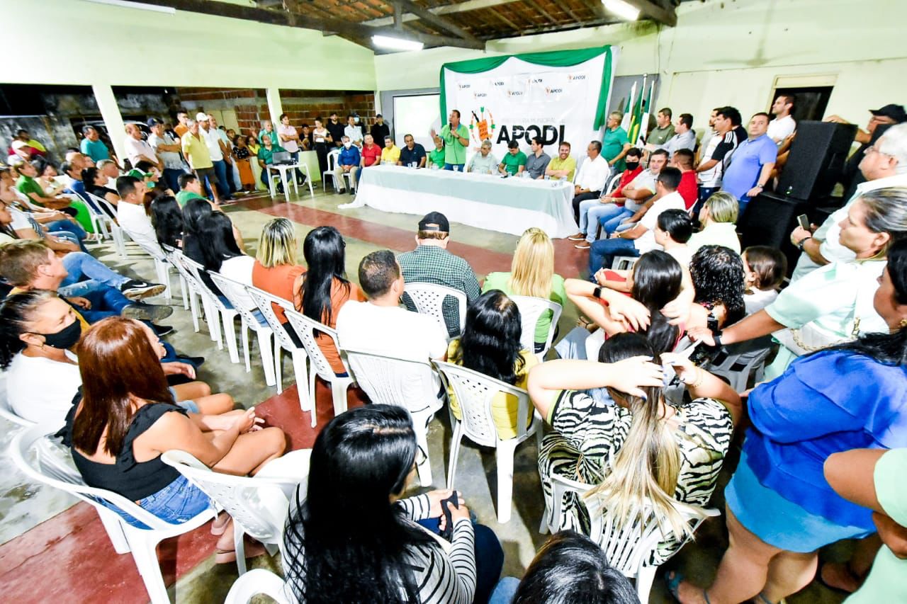 Ezequiel elogia gestão de Alan em Apodi e participa de assinatura da ordem de serviço para Ponte do Vale