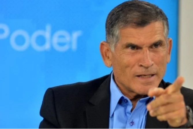 Ex-ministro de Bolsonaro, General Santos Cruz é internado no Hospital das Forças Armadas