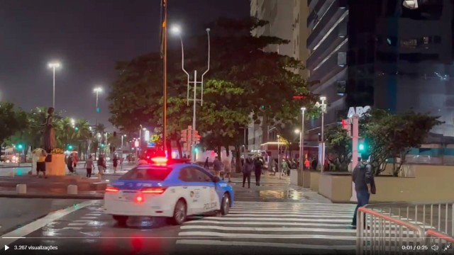 Torcedores de Flamengo e Universidad Católica brigam em Copacabana antes de jogo da Libertadores
