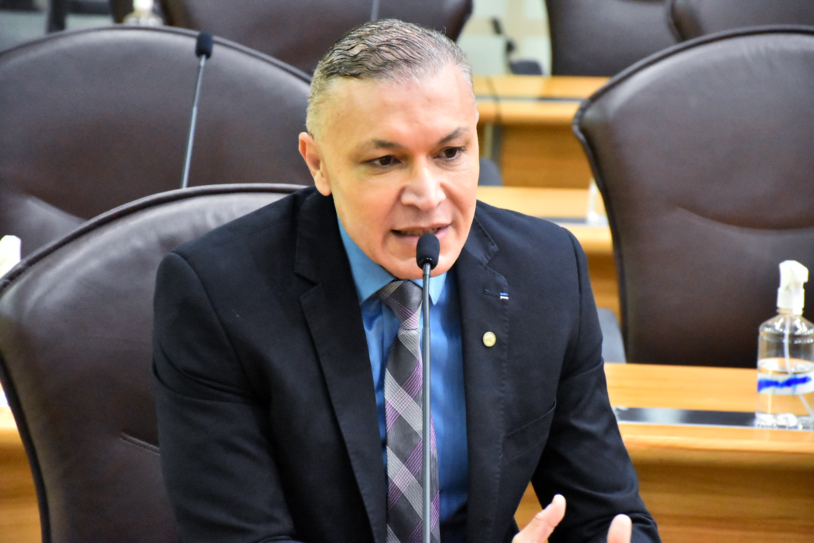 Depois de Ubaldo Fernandes, MP eleitoral aponta propaganda antecipada de outro deputado estadual por uso de outdoor