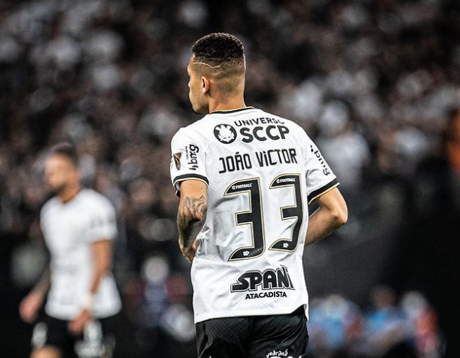 Zagueiro do Corinthians está na mira de gigante do futebol europeu