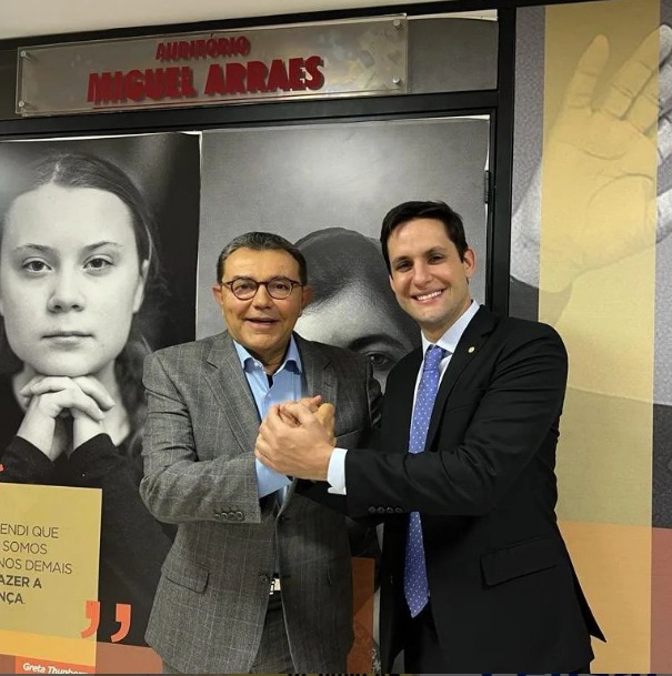 Presidente nacional do PSB anuncia oficialmente pré-candidatura de Rafael Motta ao Senado