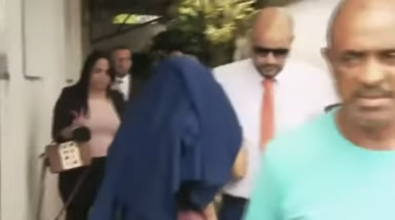 VÍDEO: Grávida que matou marido alega legítima defesa e é aplaudida ao ser solta