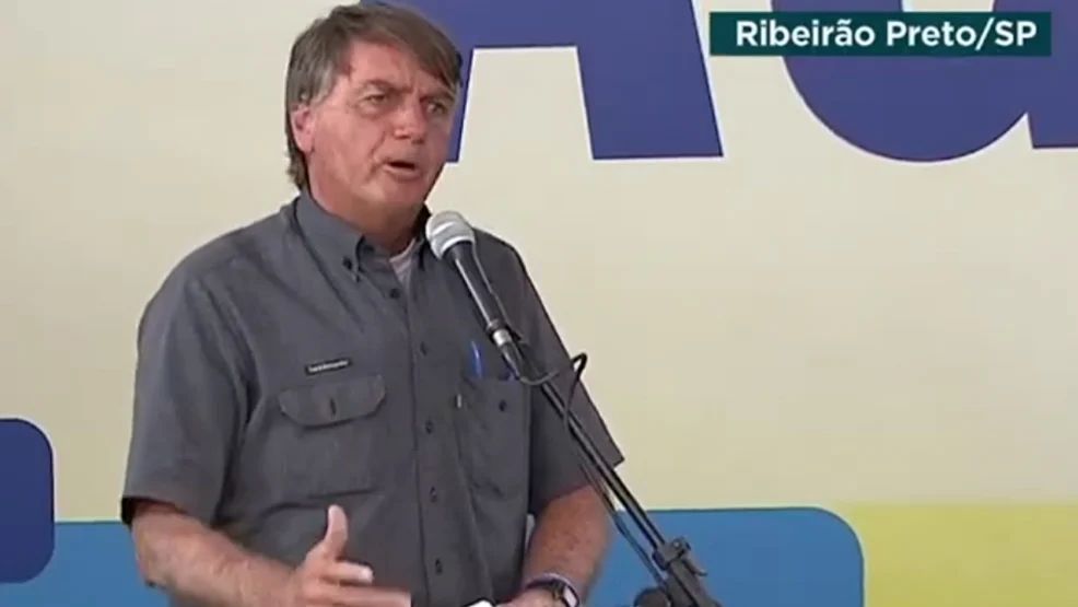 Bolsonaro volta a atacar o STF e fala em “interferências indevidas” da Corte