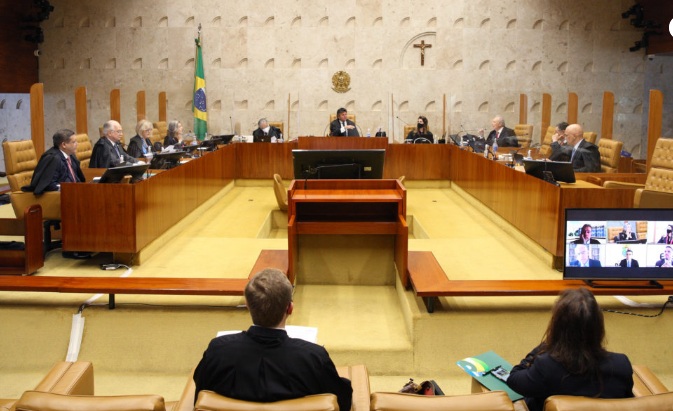 ‘Fachin, Barroso e Alexandre de Moraes infernizam o Brasil’, diz Bolsonaro