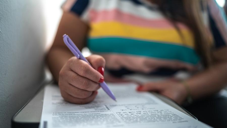 Brasil tem 25 concursos abertos com salários acima de R$ 10 mil; veja vagas