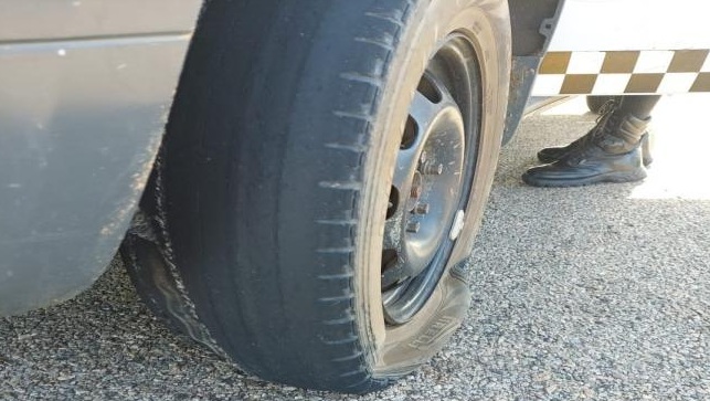 Pneu careca estoura e viatura da PM por pouco não capota em estrada do RN