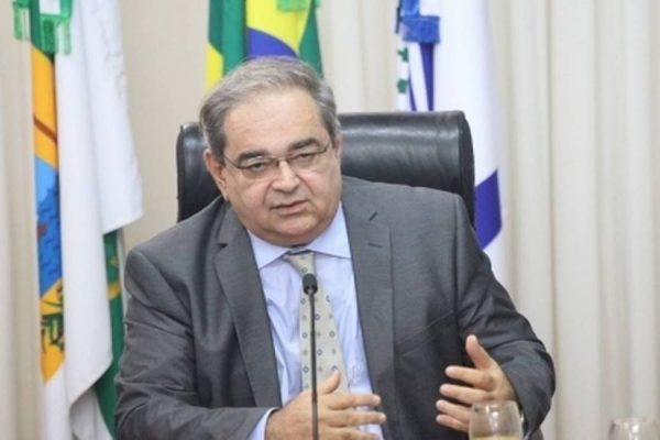 Álvaro Dias despista ao ser perguntado sobre apoio para governador: “Minha prioridade é a gestão de Natal”