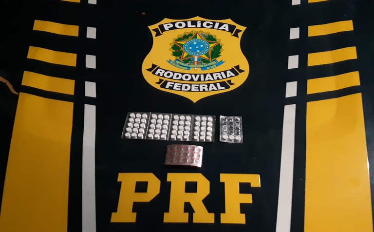 PRF prende dois homens pelo porte de comprimidos de anfetaminas no RN