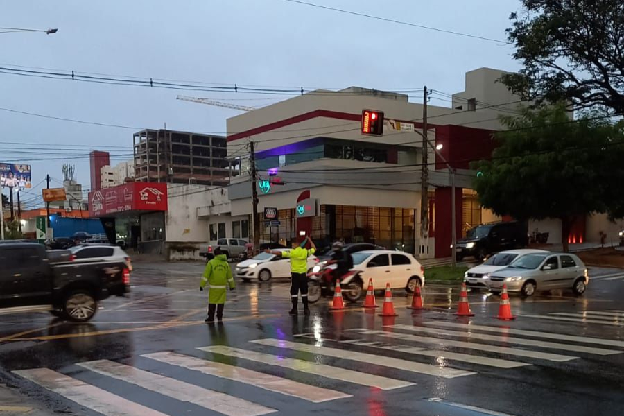 STTU realiza operação para diminuir trânsito em avenidas na Zona Sul de Natal