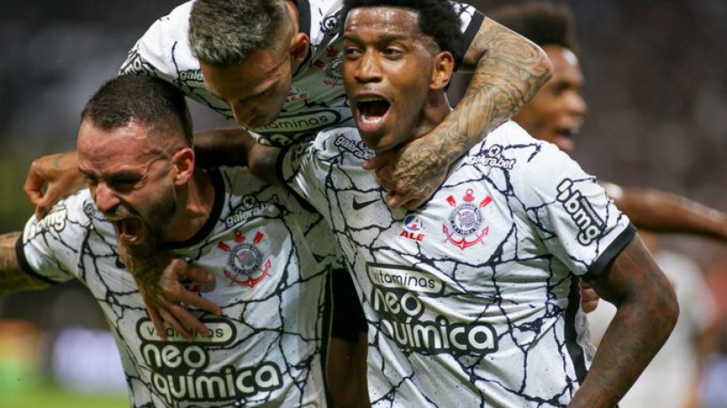 Corinthians e Furacão na Libertadores; Flu depende de milagre na Sul-Americana; confira os jogos de hoje