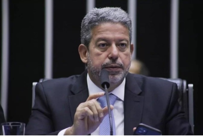 'Ou a gente privatiza essa empresa, ou toma medidas mais duras', diz Arthur Lira sobre Petrobras