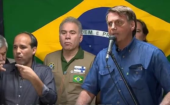 Bolsonaro diz que governador de Pernambuco faz “política com a desgraça do povo”