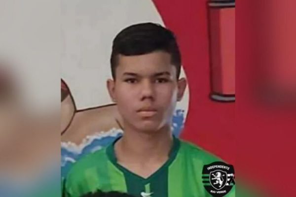 Jovem talento do futsal morre aos 14 anos de parada cardiáca durante partida
