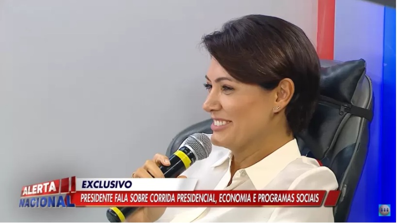 Provocada por Sikera Jr, Michelle diz que Bolsonaro é 'imbrochável'