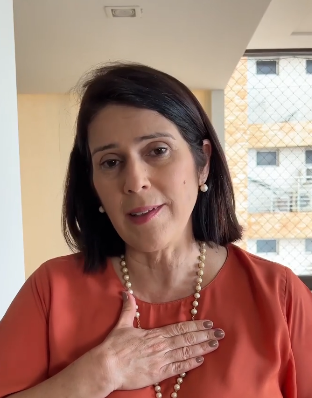 VÍDEO: “Pega de surpresa e indignada”: Andréia Ramalho, esposa de Carlos Eduardo, desabafa nas redes sociais