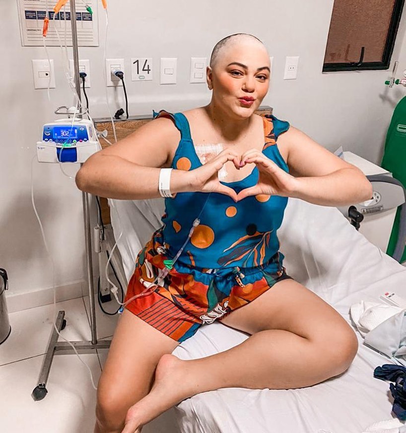 Com câncer raro, maquiadora potiguar lança campanha para custear cirurgia e voltar a andar