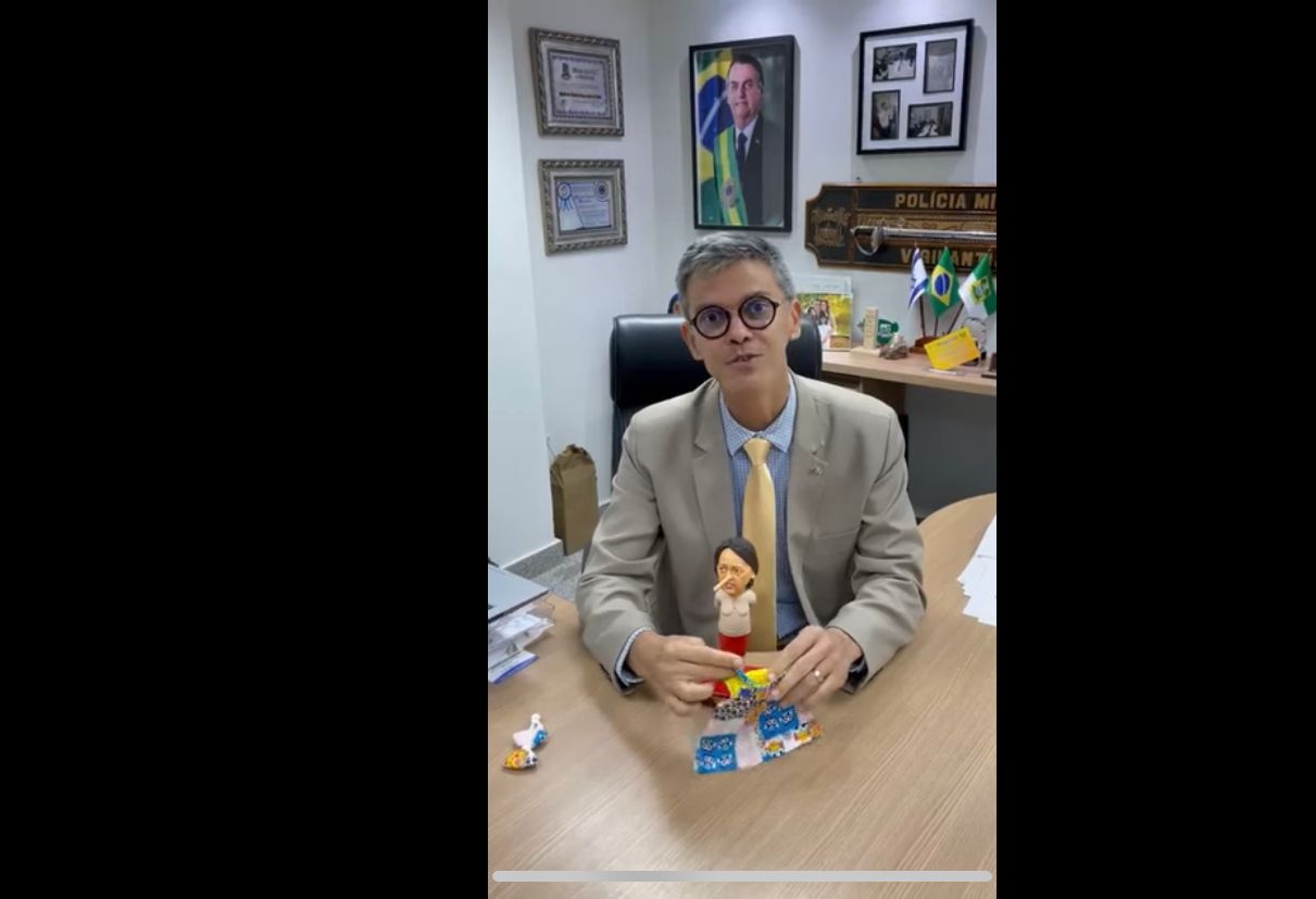 VÍDEO: Deputado veste boneco de Fátima para o São João