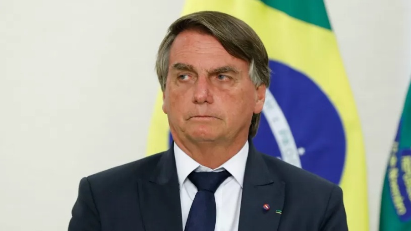 Bolsonaro cobra medidas de Moraes contra a deputada petista