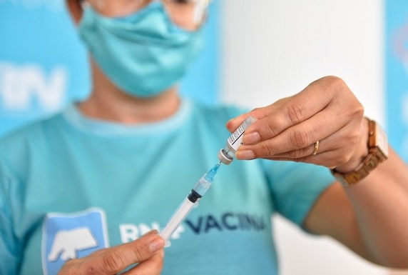 RN deve iniciar aplicação de quarta dose contra a Covid-19 em maiores de 50 anos