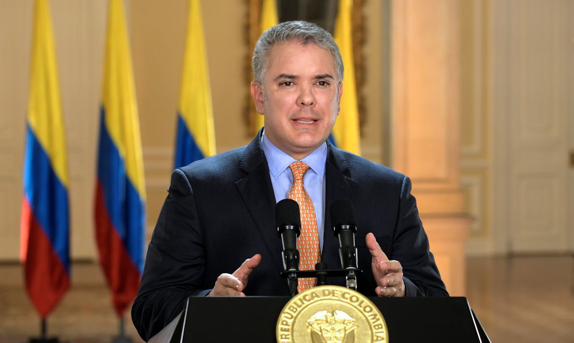Justiça regional da Colômbia dá ordem de prisão domiciliar para o presidente Iván Duque