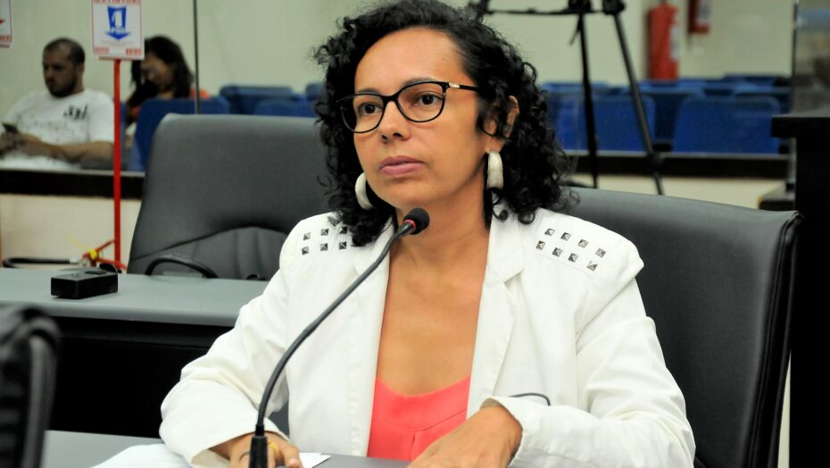 VÍDEO: Vereadora do PT critica estátua da liberdade em Natal