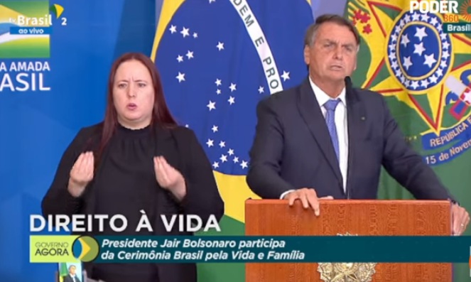Se for para punir fake news, fecha a imprensa, diz Bolsonaro
