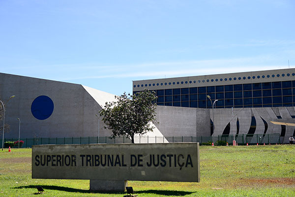 STJ rejeita ampliar cobertura de planos de saúde