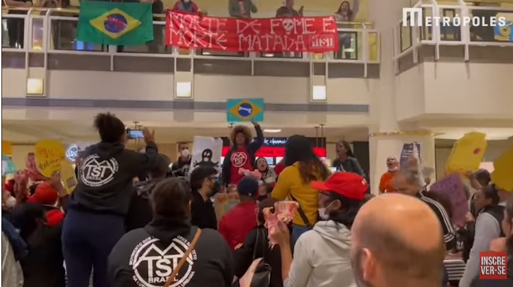 VÍDEO: Integrantes do MTST invadem shopping e fazem protesto; ASSISTA