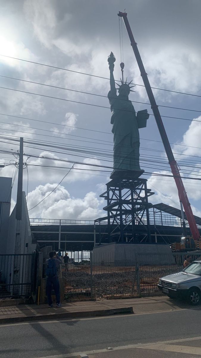 Instalação da estátua da liberdade em Natal não contém ilegalidades, diz Semurb