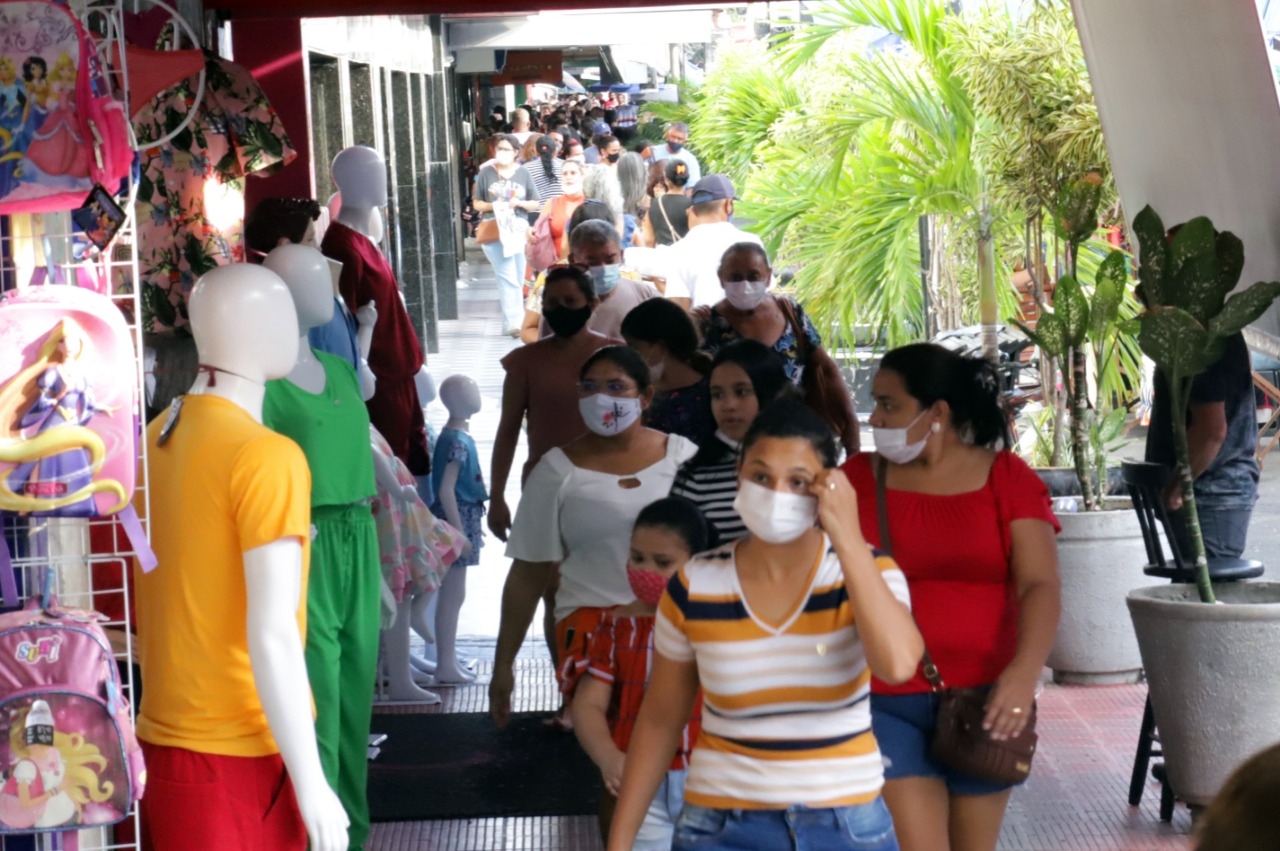 Natal volta a recomendar uso de máscaras em locais fechados