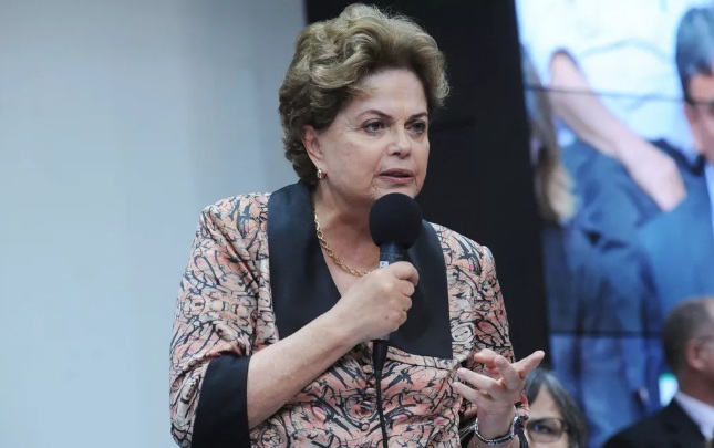 Homem é condenado a pagar R$ 25 mil de indenização por danos morais à Dilma Rousseff