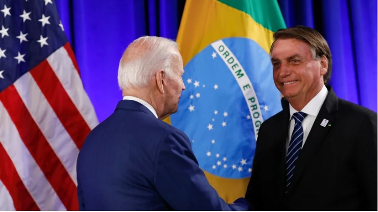 Bolsonaro pediu ajuda de Biden nas eleições, diz jornal