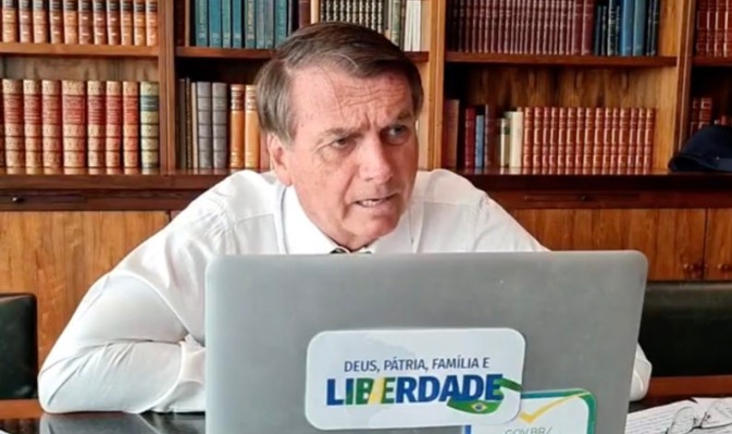 “Querem dar o golpe para me tirar do poder”, diz Bolsonaro