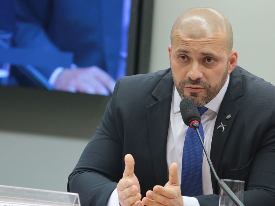PGR pede ao Supremo que declare extinção da pena de Daniel Silveira