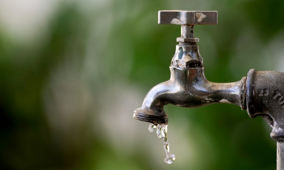 Vazamento deixa 9 bairros da Grande Natal sem água; confira lista