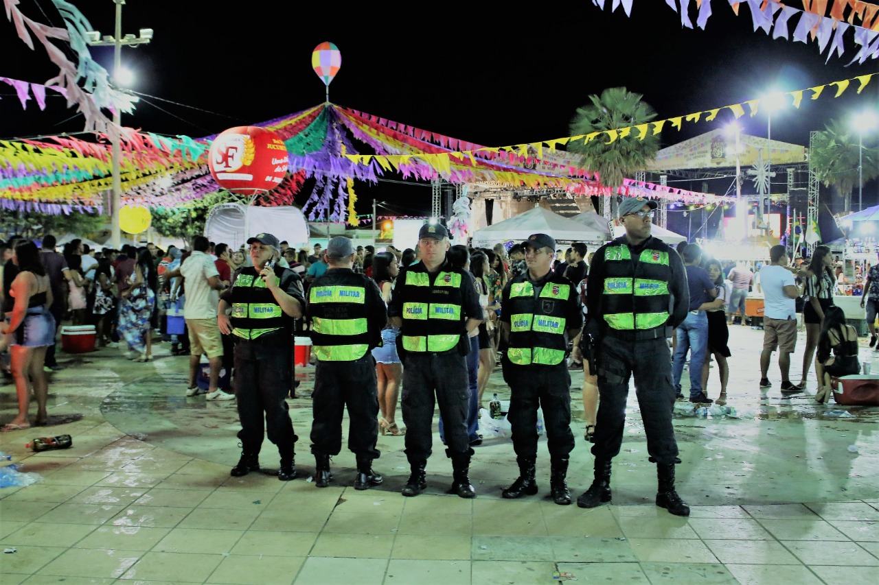 Homem é preso traficando drogas na frente de policiais em festa de São João no RN