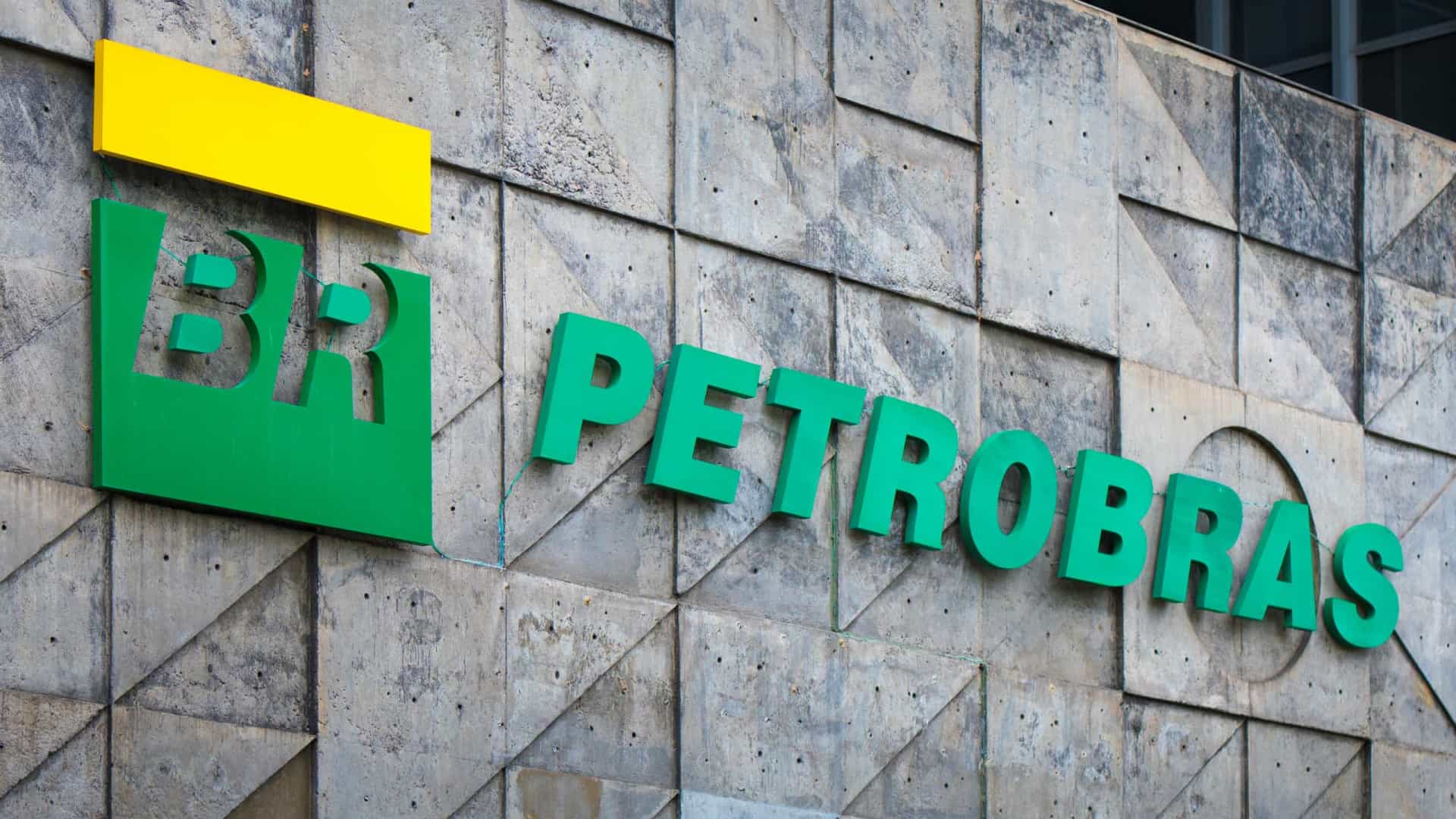 Petrobras convoca reunião extraordinária para discutir preços dos combustíveis