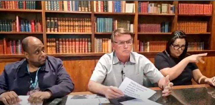 Novo reajuste da Petrobras teria "interesse político" contra governo, diz Bolsonaro