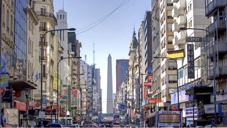 Inflação recorde dos últimos 30 anos faz Argentina elevar taxa de juros a 52%