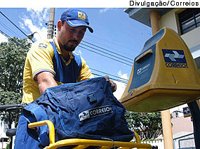 Carteiros trabalham para cobrir rombo do PT no fundo de pensão dos Correios, diz Bolsonaro