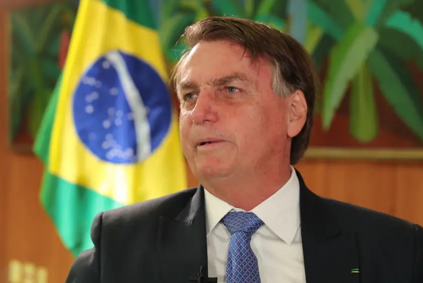 Bolsonaro alerta para ”caos” que Petrobras pode causar no Brasil com aumento de preços e diz ser contra reajustes