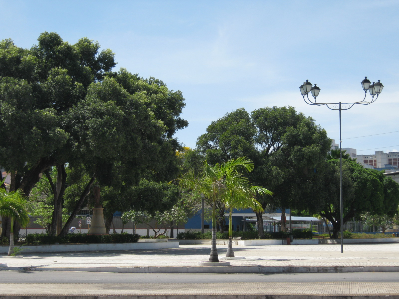 Furto de 300 metros de cabos de energia provoca apagão na Praça Augusto Severo, em Natal