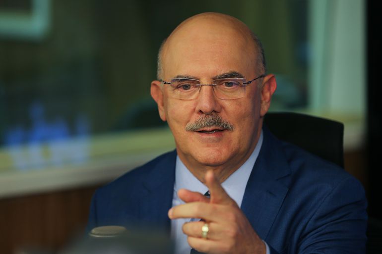 Ex-ministro da Educação e pastores lobistas são presos pela PF em operação no MEC